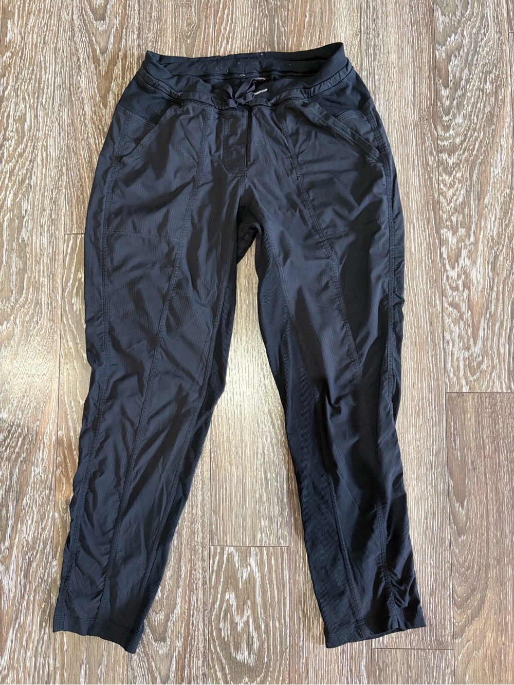 lululemon athletica Black Cropped Lightweight Pants
